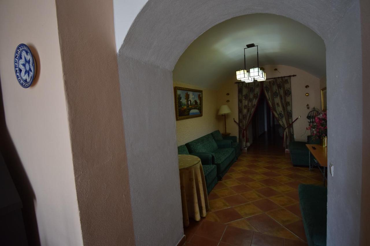 Horno Y Casa De Dulce
